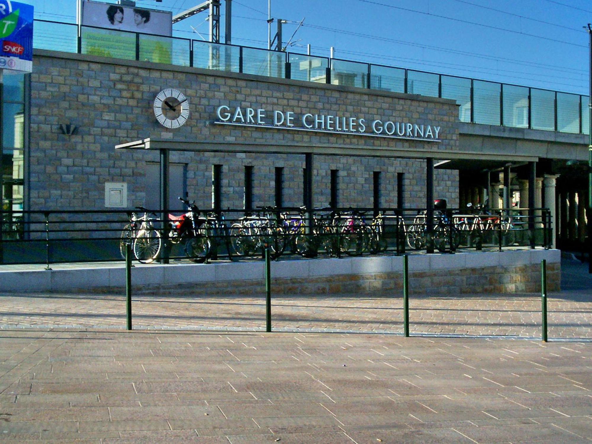 Maison Paris, Vallee Village, Disney & Asterix Chelles  Exterior foto